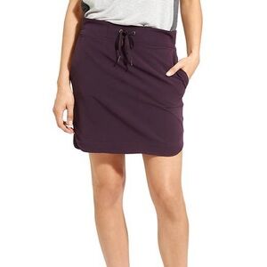 Athleta Burgundy color size 8 Mini Skort